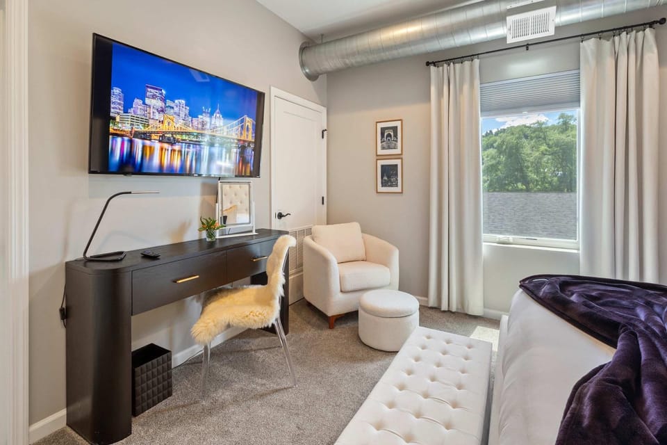New Chic Condo in Pittsburgh House in Pittsburgh