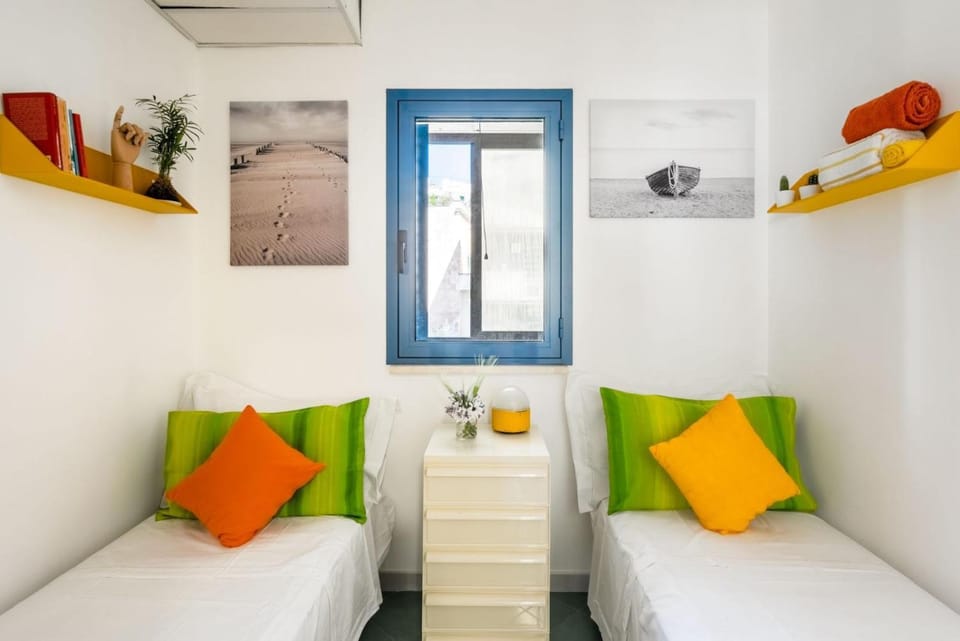 Bedroom, air conditioner