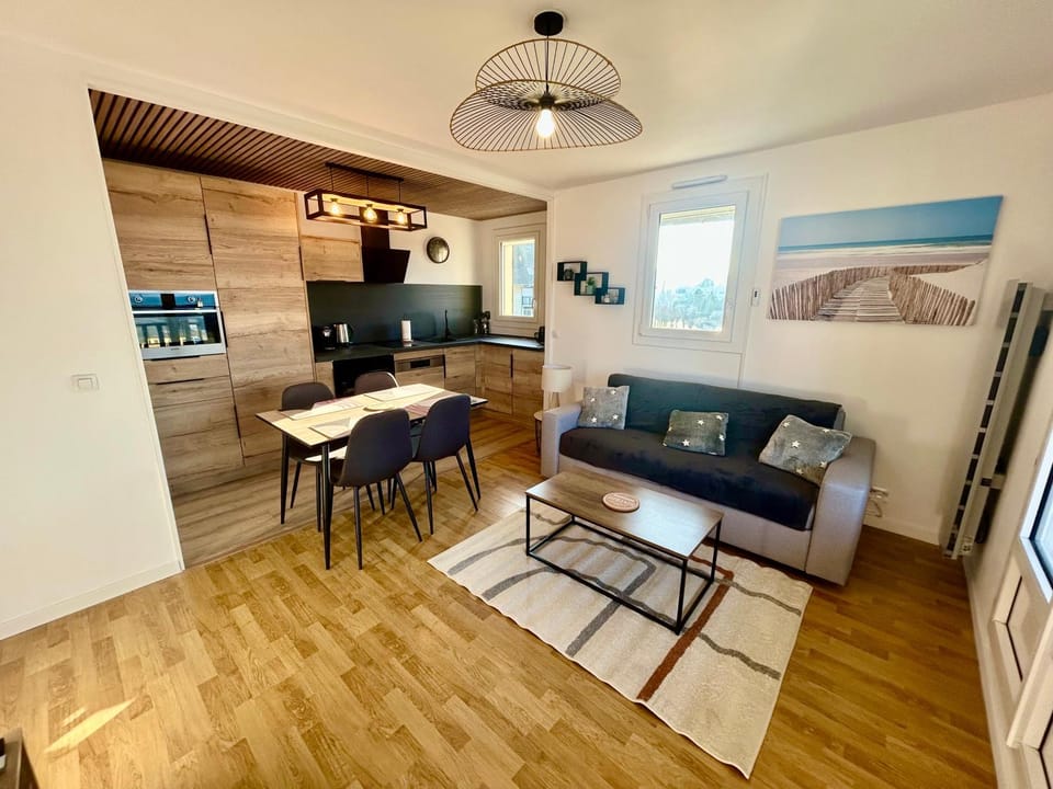 Kitchen or kitchenette, Living room, Dining area, oven, stove