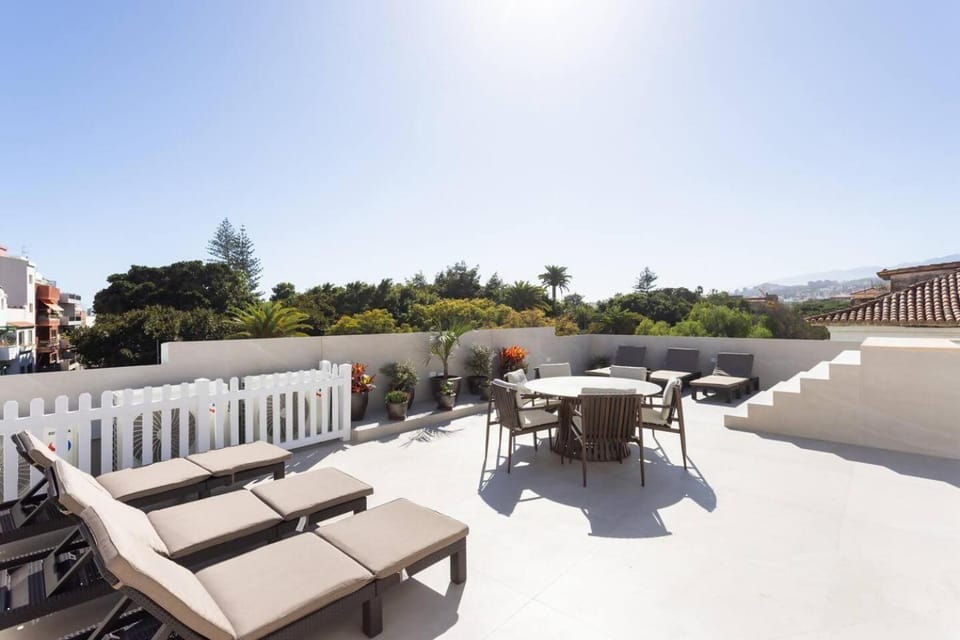 Sunnyland luxury villa santacruz Villa in Santa Cruz de Tenerife