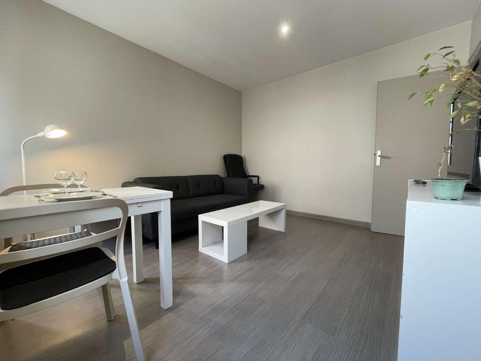 Appartement T2 à La Rochelle - LR180-002 Apartment in La Rochelle