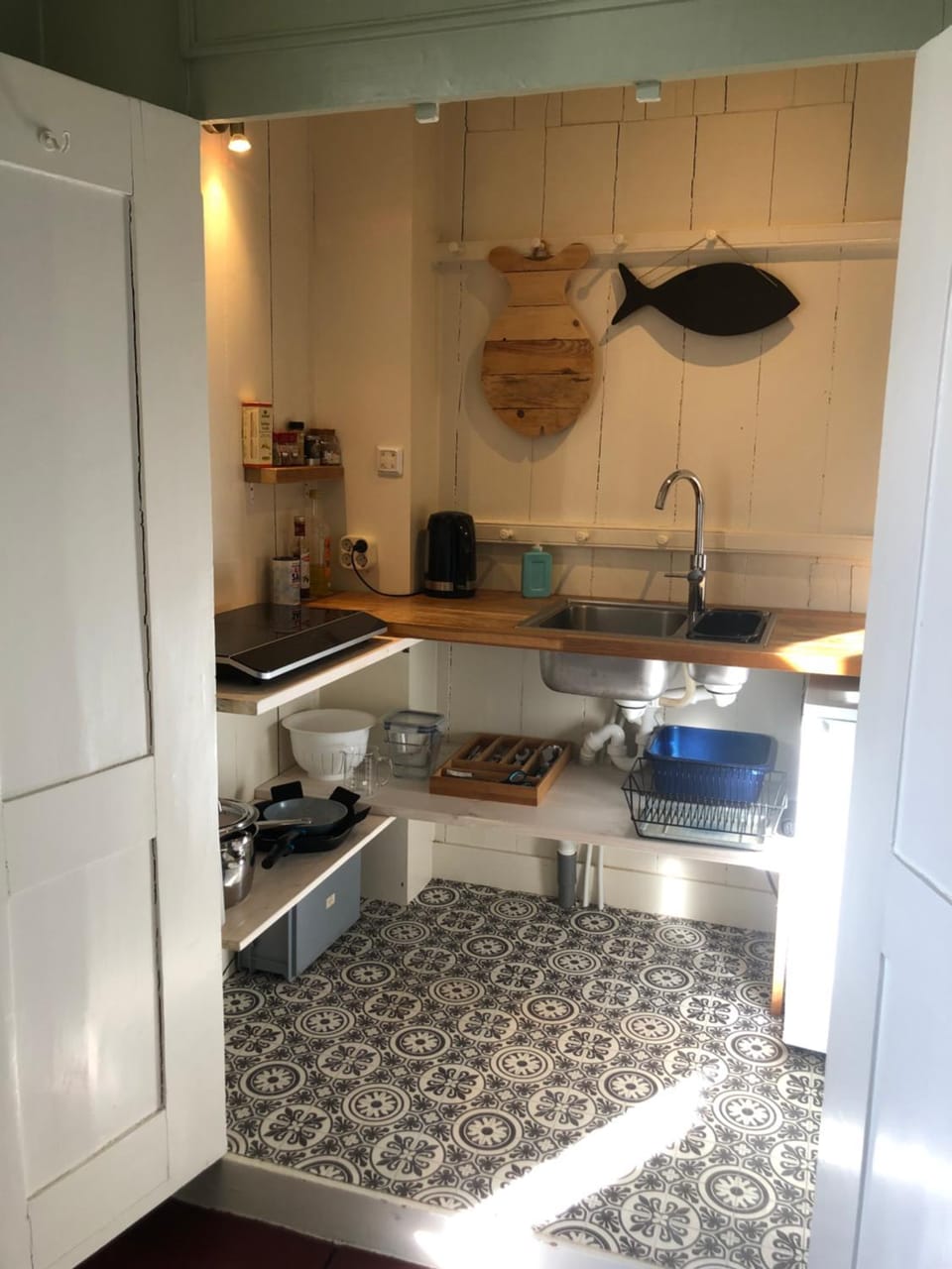 Kitchen or kitchenette, oven, stove