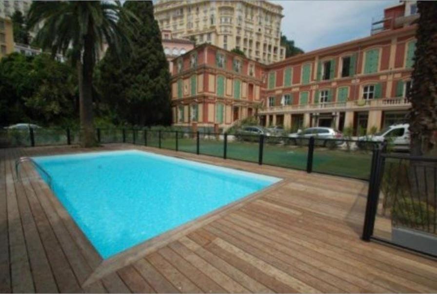 Swimming pool, sunbed