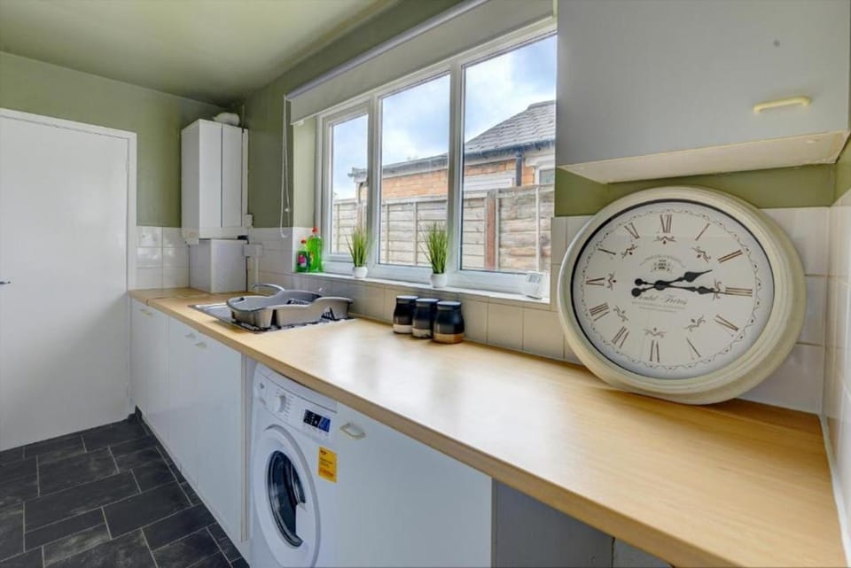 Central - 2br House - Free Parking - Garden House in Coventry