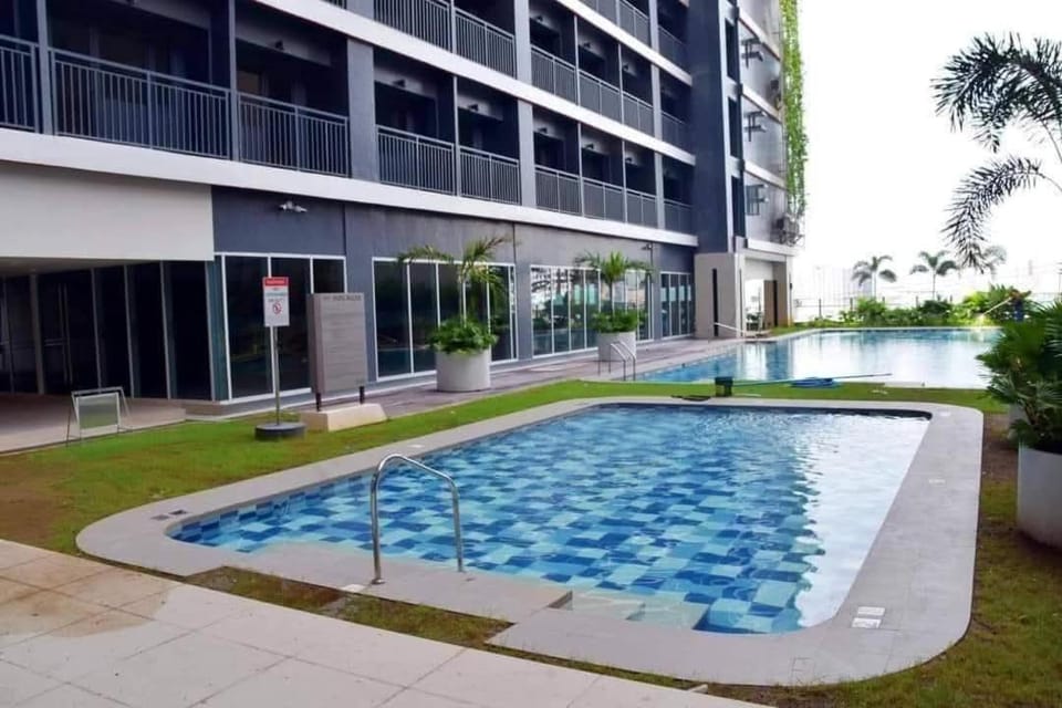 HyrCondotel Bed and Breakfast in Pasay