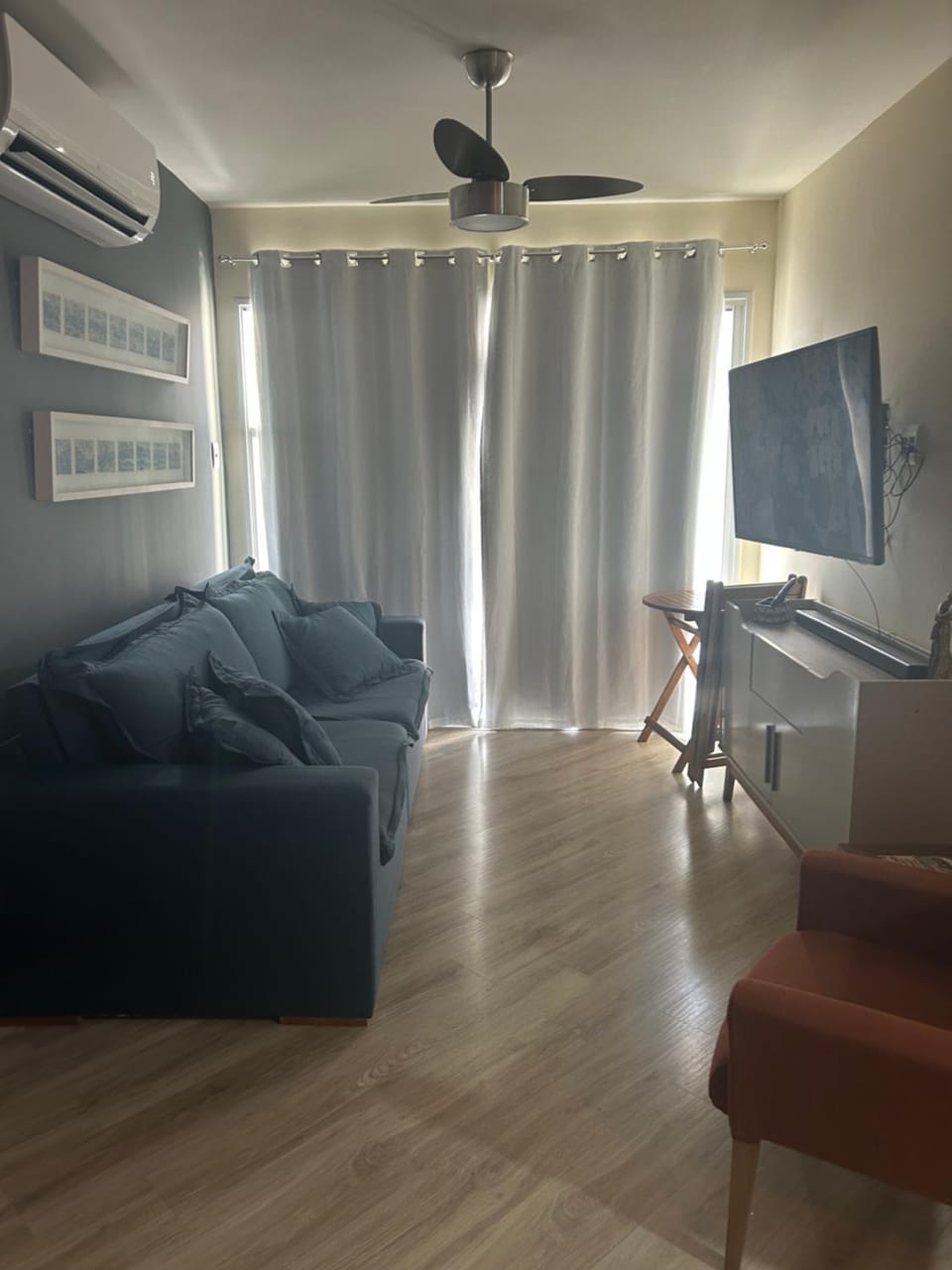 Communal lounge/ TV room, Living room, air conditioner