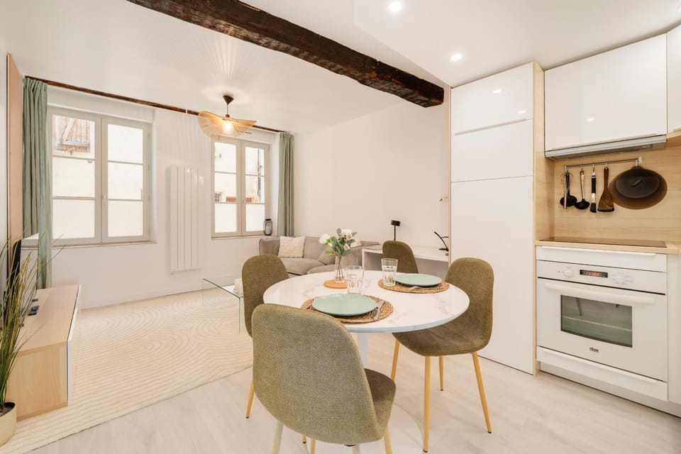 TV and multimedia, Living room, Seating area, Meals, kitchen
