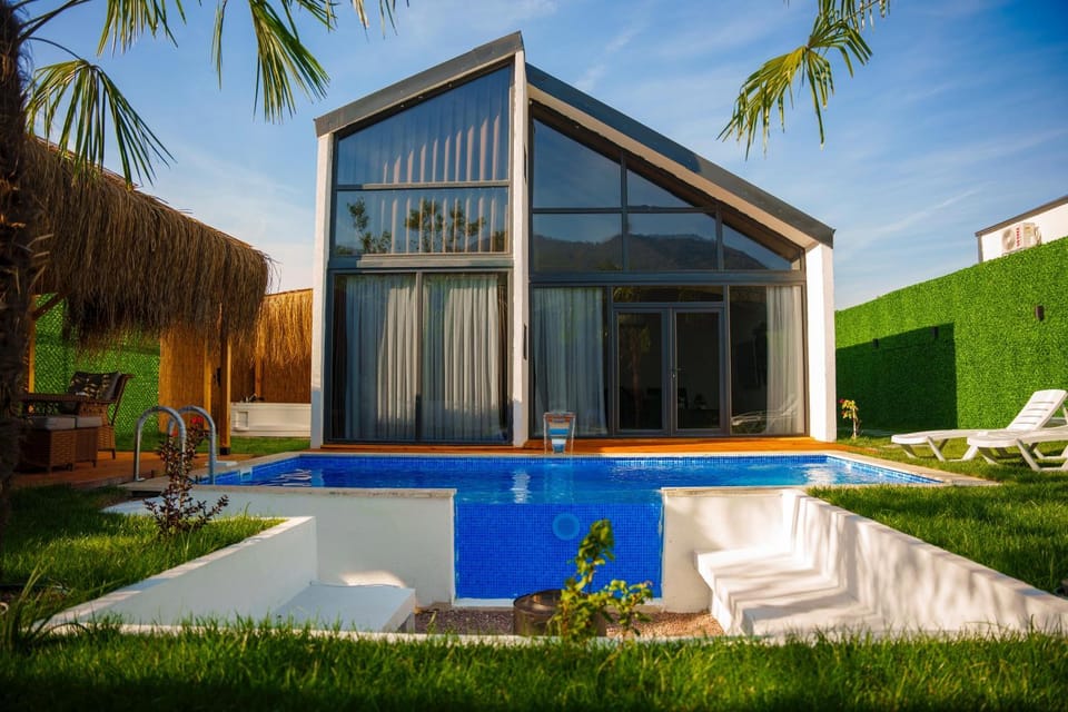 Garden, Swimming pool