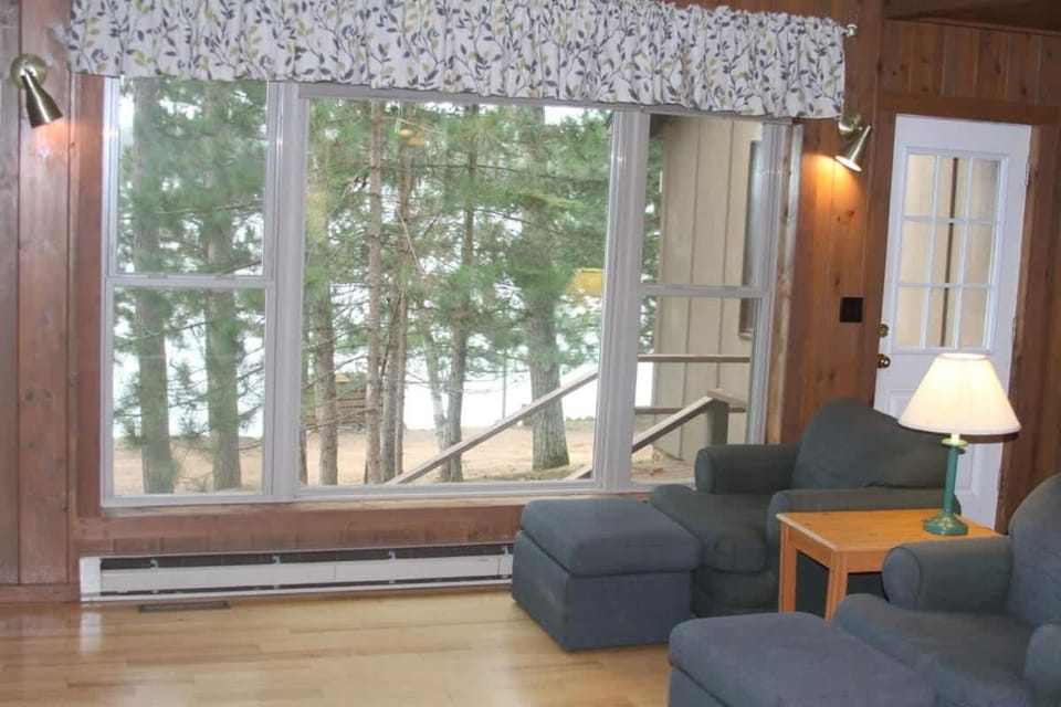 Bayview Resort Sunset Lookout Cabin 6 Cabin in St Germain
