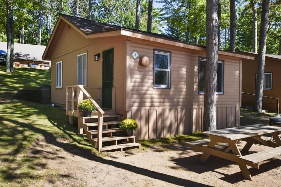Bayview Resort Sandy Shores Cabin 3 Cabin in St Germain