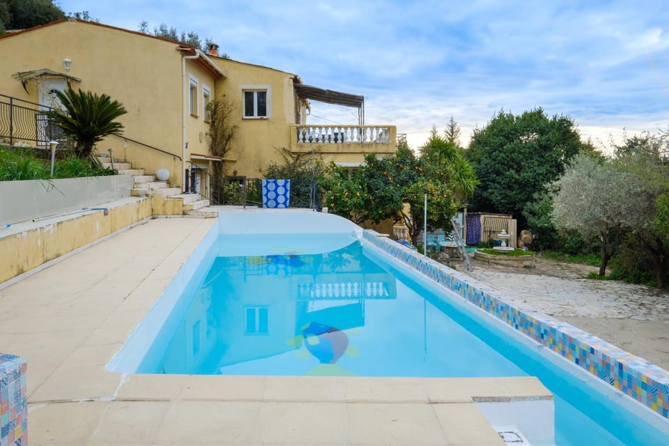 Property building, Swimming pool