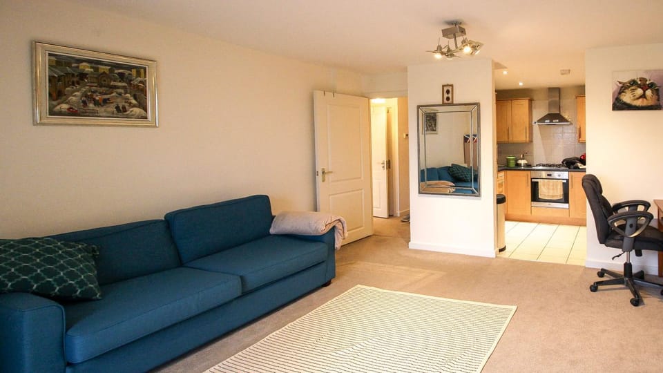 Modern - 1 Bed Flat in Bracknell - near airport Apartment in Bracknell