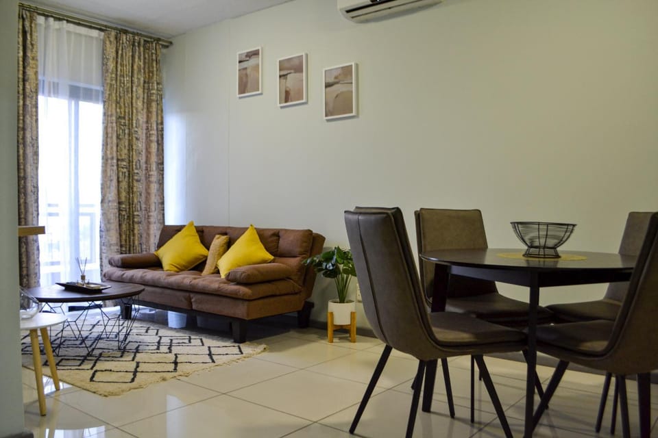 Living room, Dining area, air conditioner