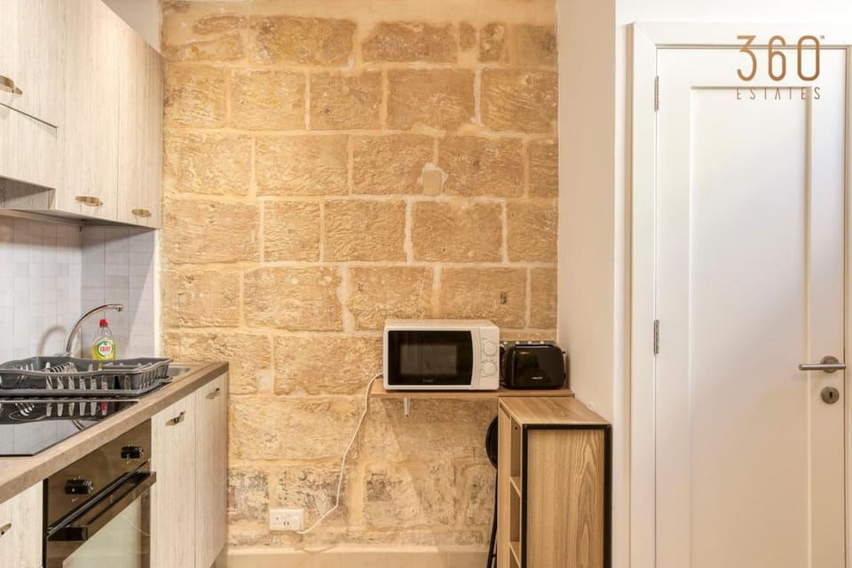 Kitchen or kitchenette, minibar, oven, pet friendly, stove, toaster