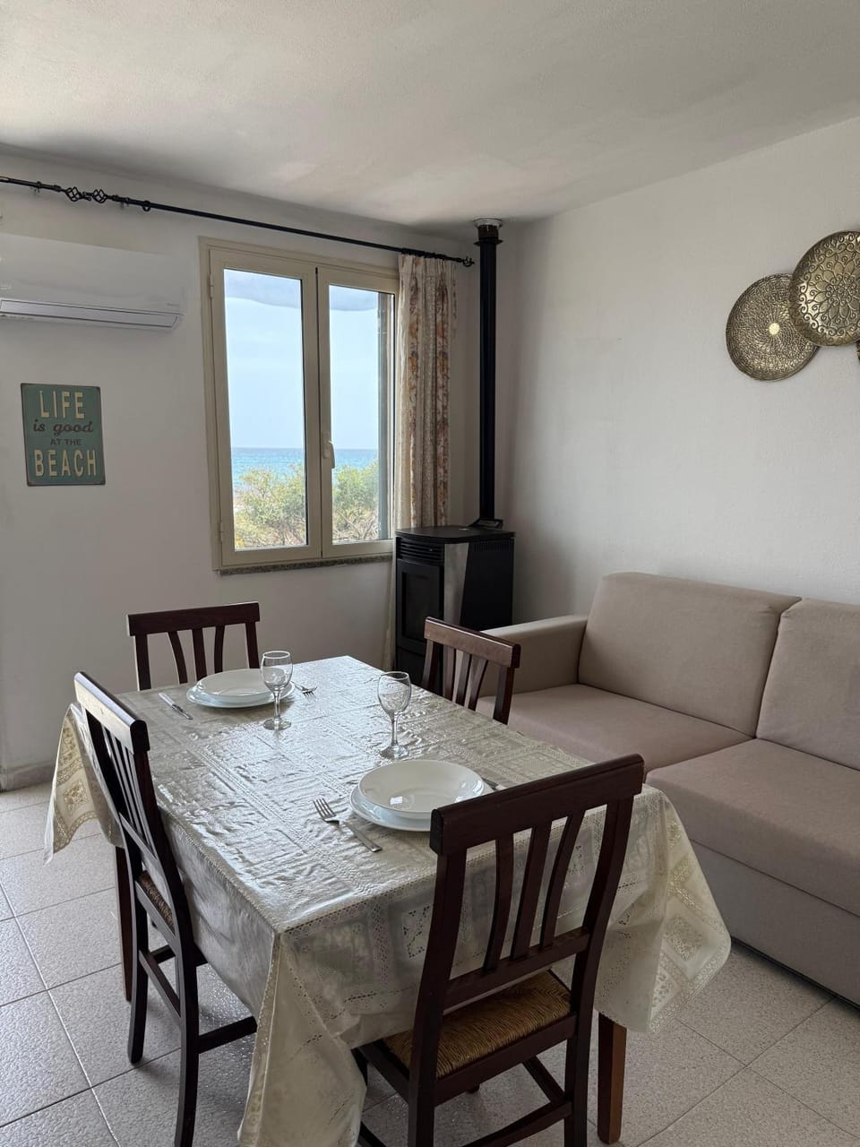 Natural landscape, Living room, Dining area, Sea view