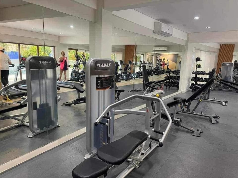 King Elite Condo Hotel Field Residences Near NAIA Airport Hotel in Las Pinas