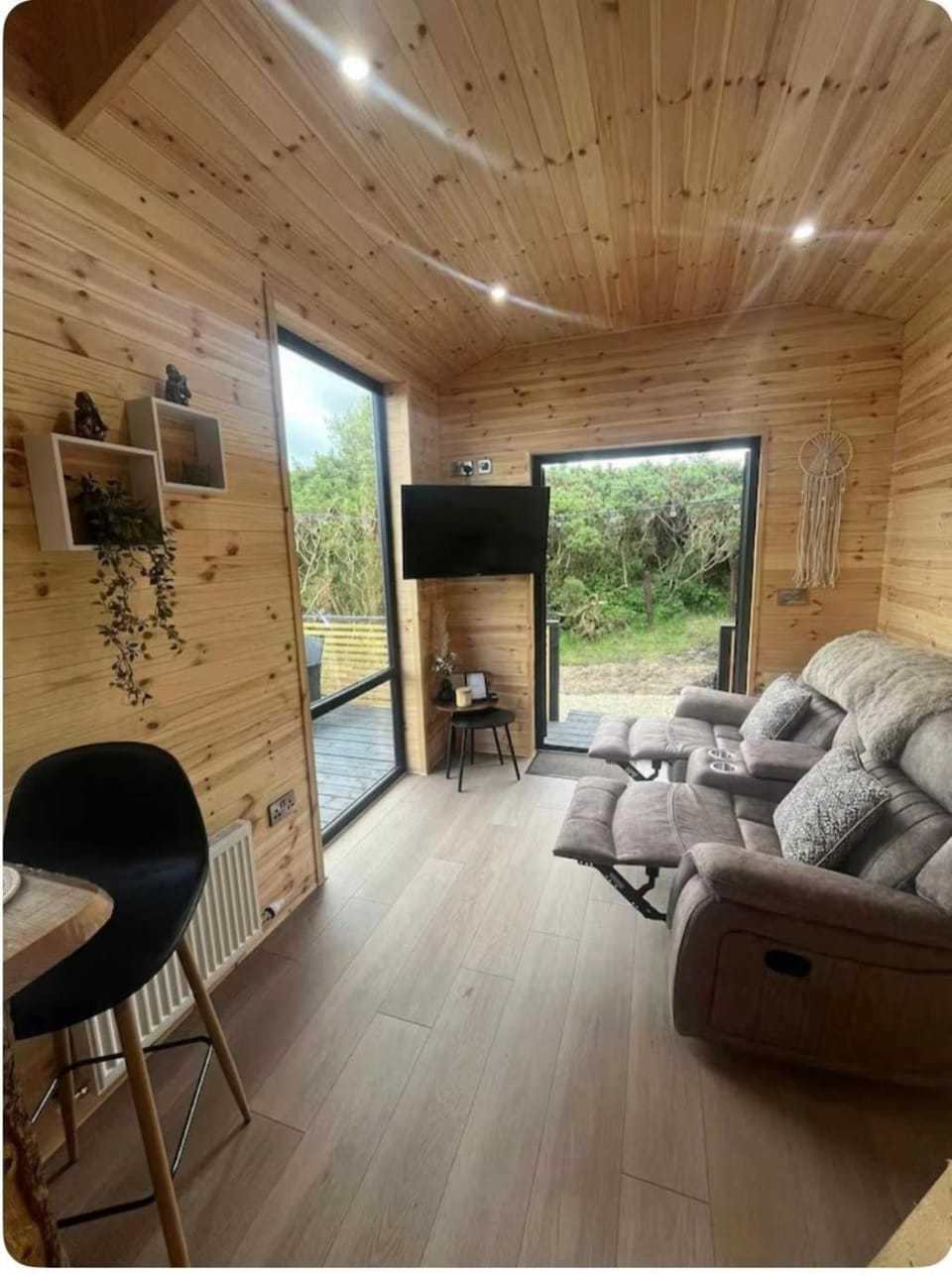 Sionnach Cabin - Private outdoor hot tub - Pet friendly Cabin in County Sligo