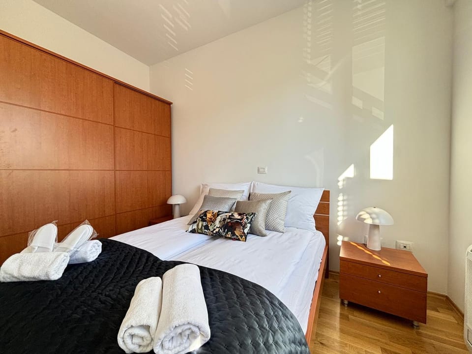 Bed, Bedroom, wardrobe