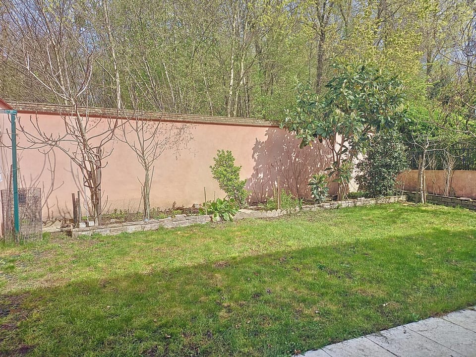 Maison familiale House in Suresnes