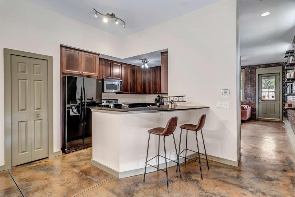 Modern Industrial Townhouses Apartment in Jacksonville