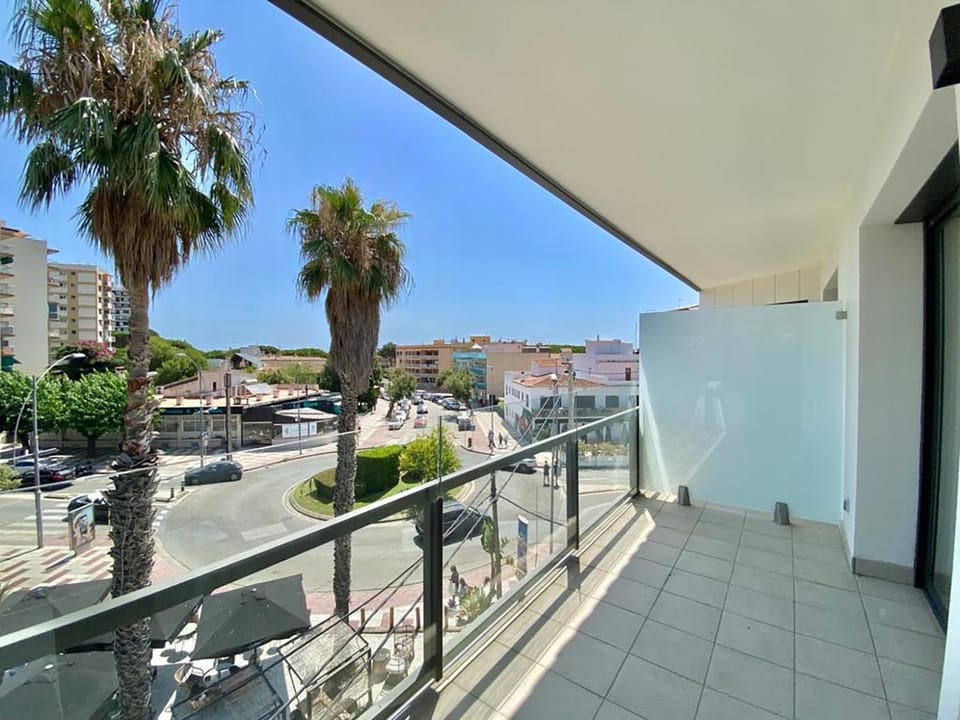 Day, View (from property/room), Balcony/Terrace, City view