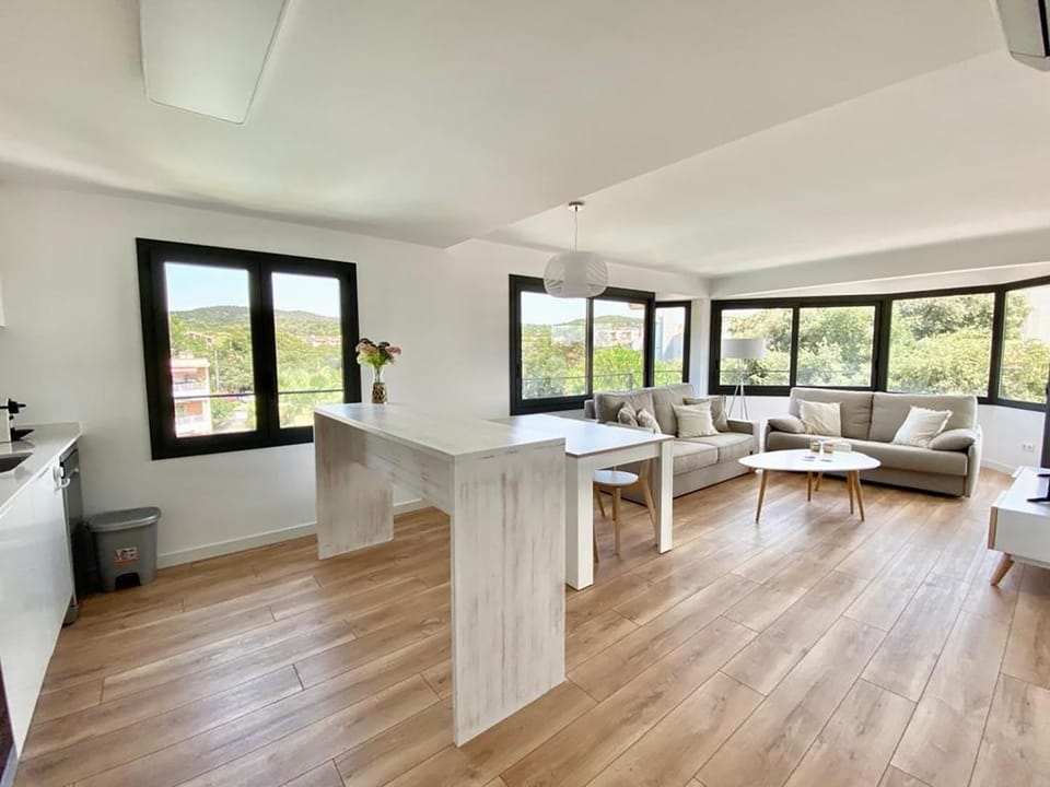 Dining area, air conditioner