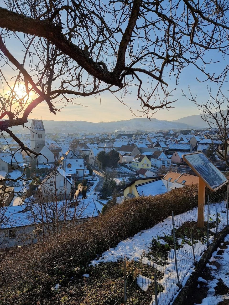 Nearby landmark, Day, Natural landscape, Winter, Mountain view