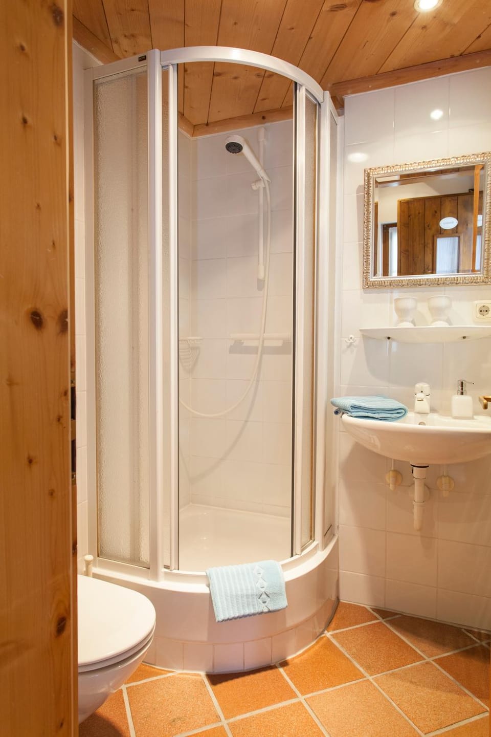 Bathroom, Decorative detail