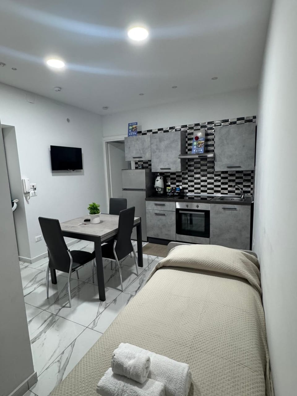 Home Miky Apartment in Castellammare di Stabia