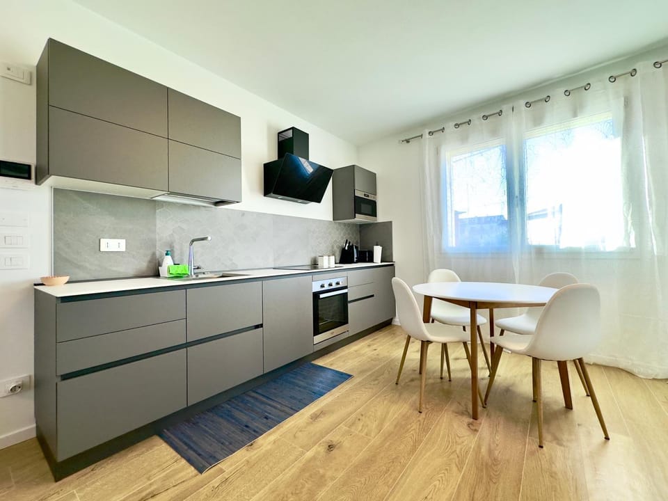 Kitchen or kitchenette, dishwasher, oven, toaster, toaster