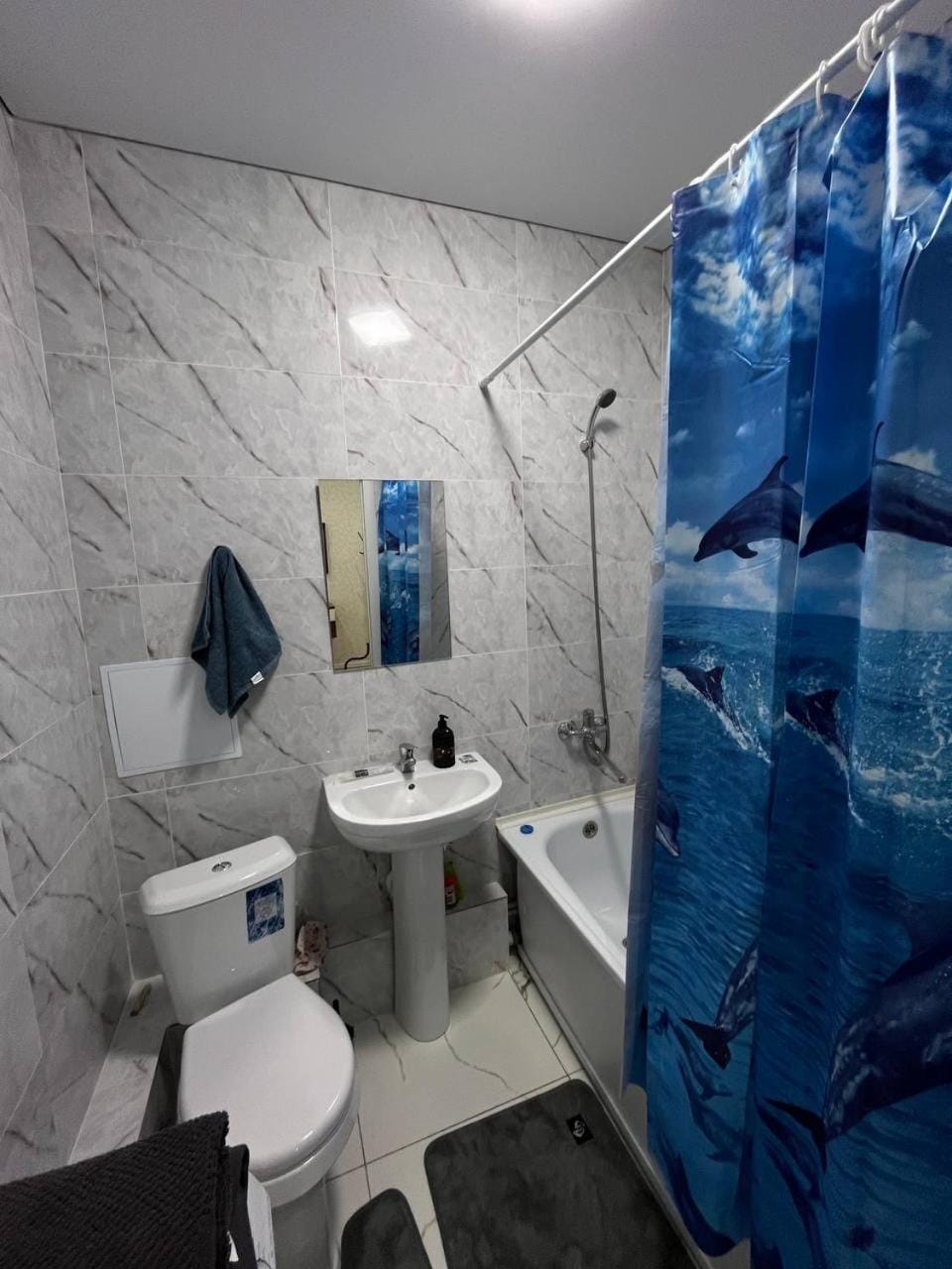 Shower, Toilet, Bathroom, towels