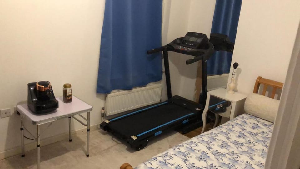 Prime Location - Cosy Room Dedicated Bathroom - FEMALE ONLY Vacation rental in City of Westminster