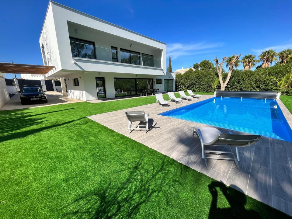 Property building, Living room, Swimming pool