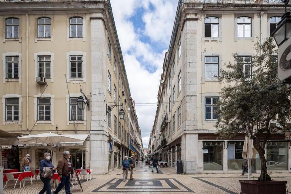 City Center Apt with Elevator Your Office inLisbon Apartment in Lisbon