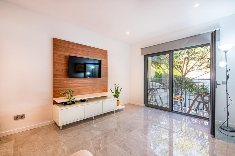 Communal lounge/ TV room, Living room
