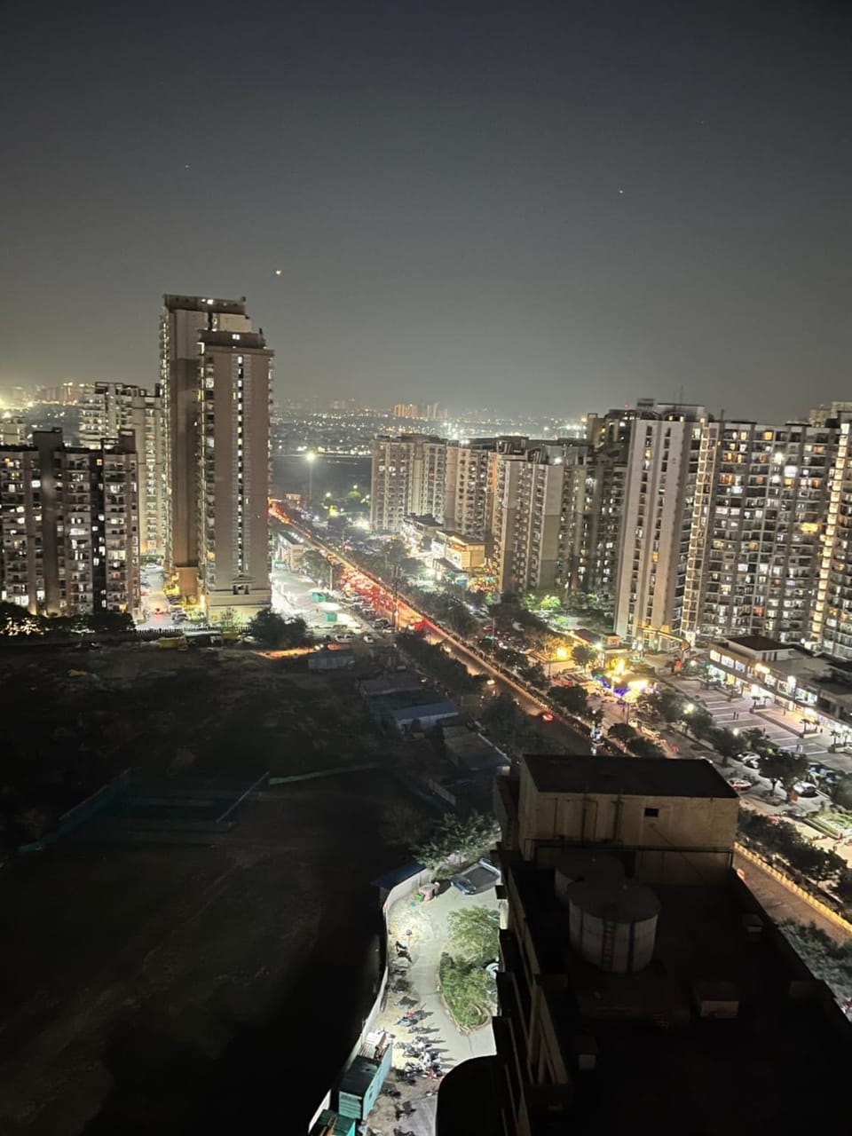 Royal orbit studio Apartment in Noida