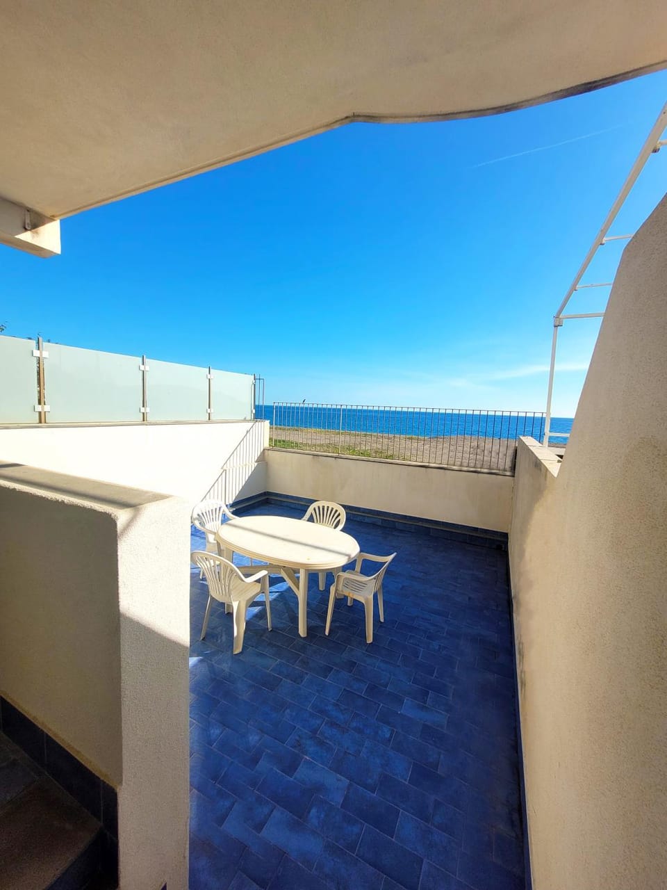 Day, View (from property/room), Balcony/Terrace, Dining area, Sea view