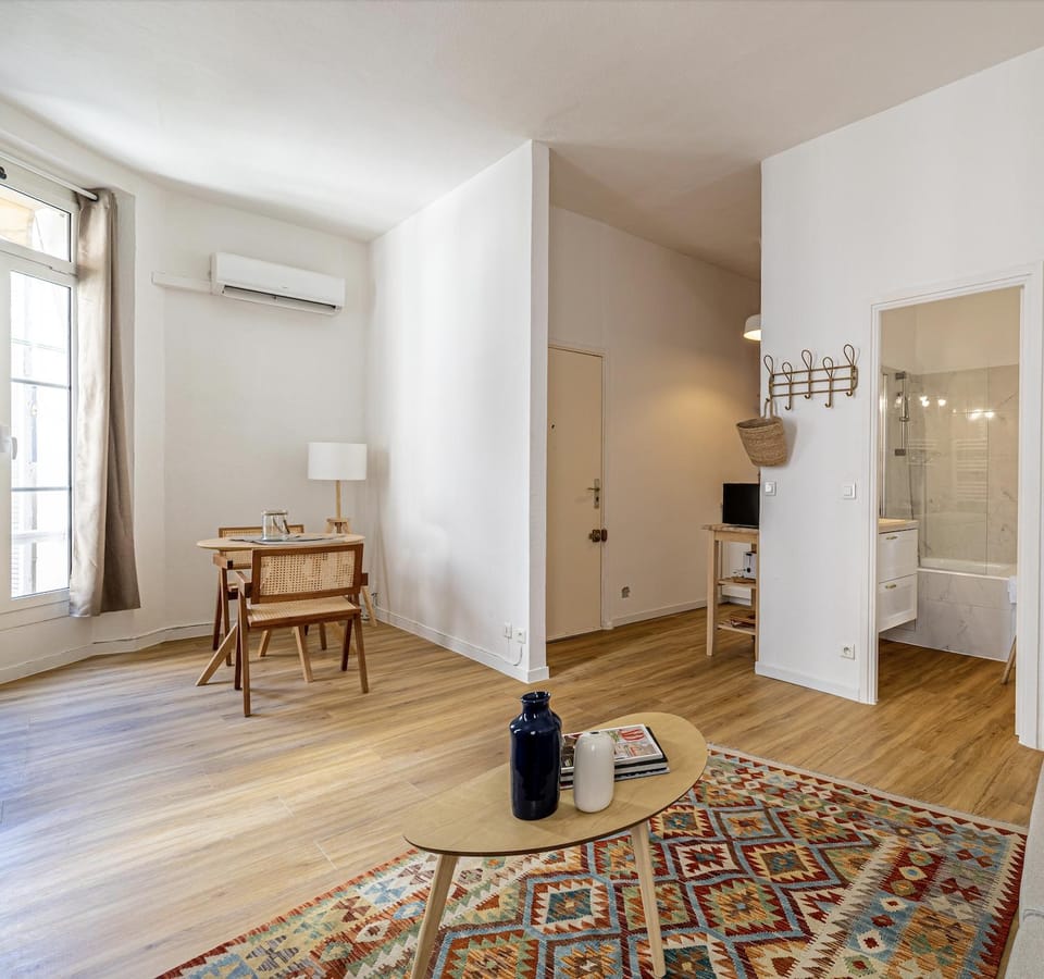 Kitchen or kitchenette, Dining area, internet, towels, air conditioner