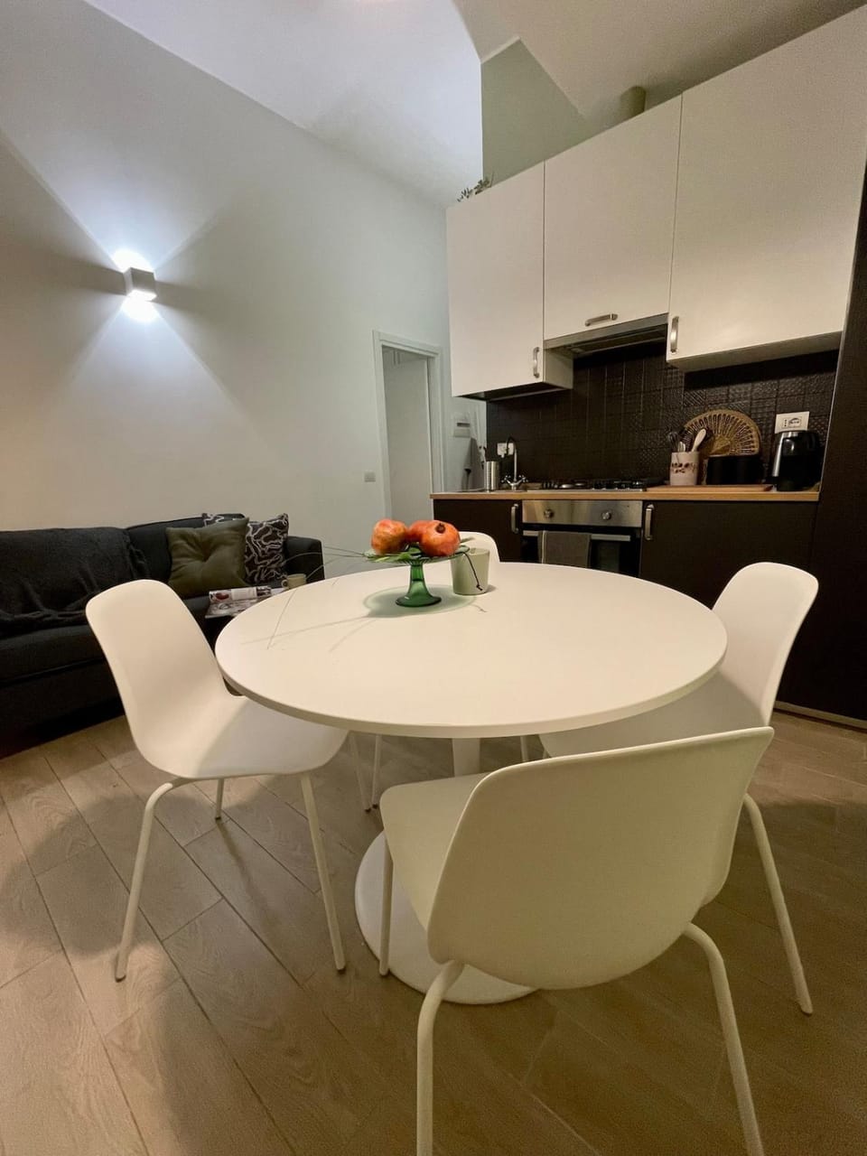 Kitchen or kitchenette, Seating area, Dining area