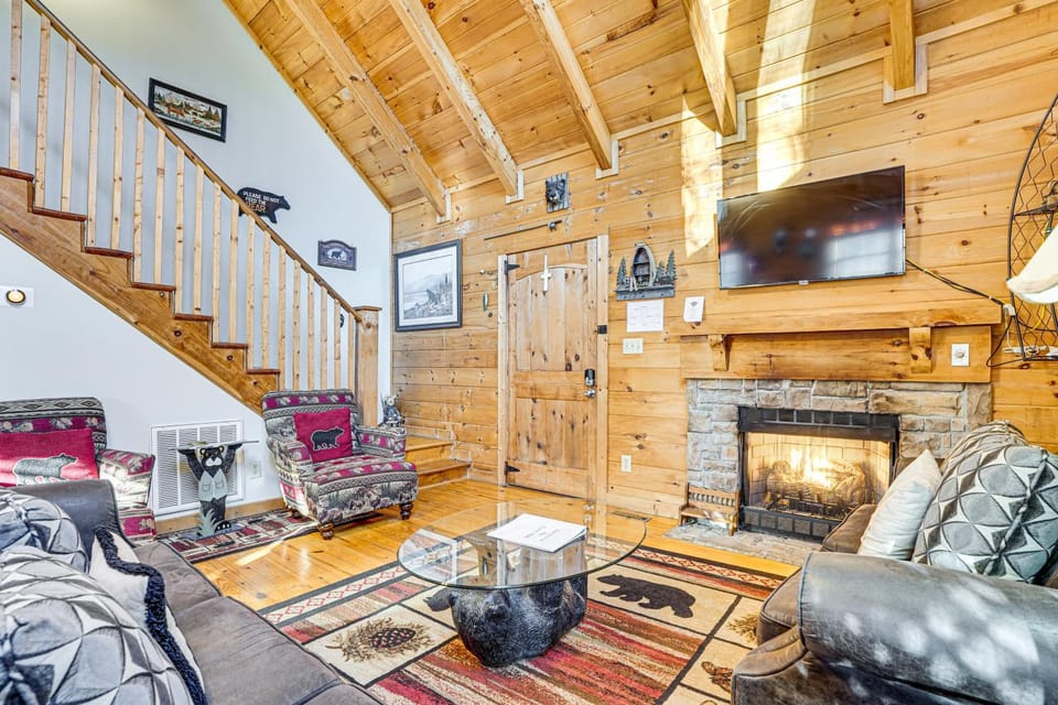 Sevierville Angler's Cabin w/ Pond Access! Cabin in Sevier County