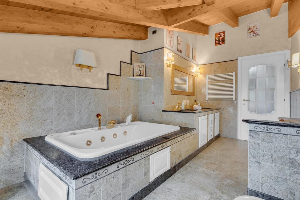 Bathroom, Bath