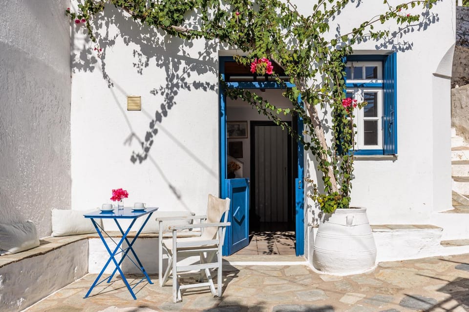 Patio, Facade/entrance