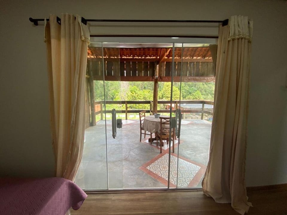 Container Chalé com espaço exclusivo jacuzzi e ar House in State of São Paulo