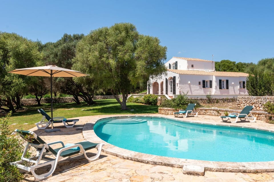 Property building, Garden view, Swimming pool, sunbed