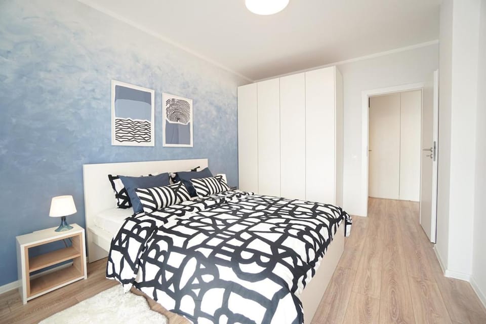 Bed, Photo of the whole room, Bedroom, wardrobe