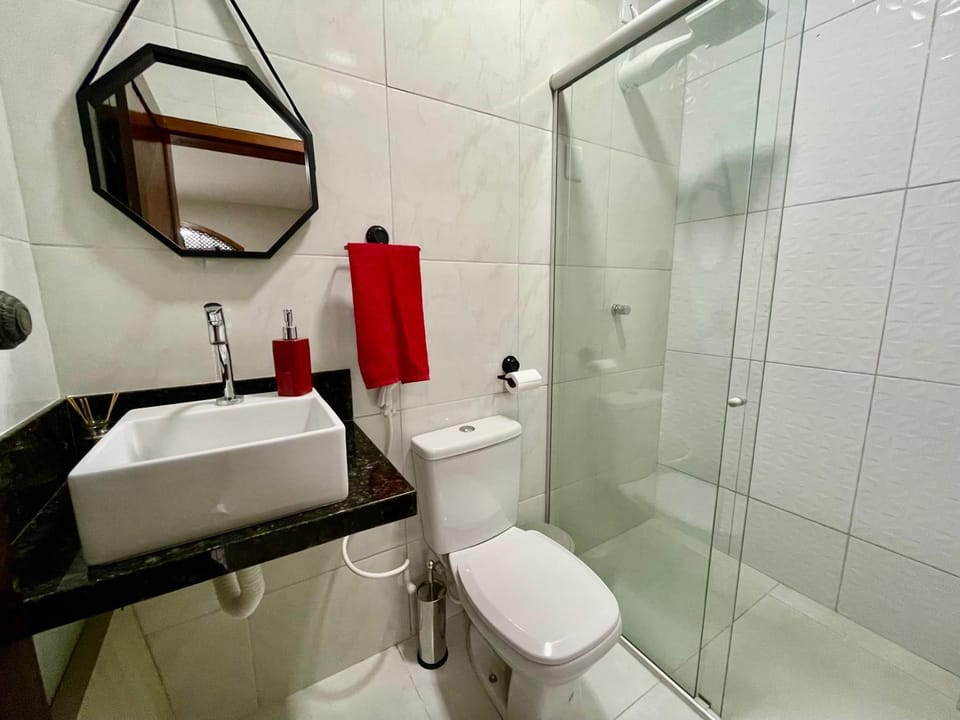 Shower, Toilet, Bathroom, towels