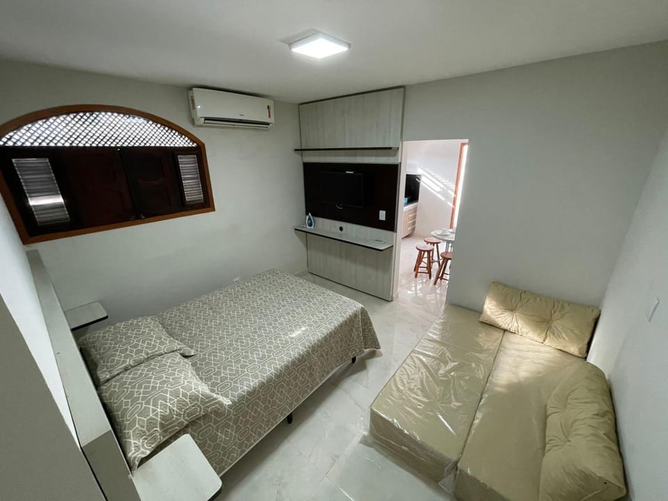 Bed, TV and multimedia, Photo of the whole room, Bedroom, air conditioner