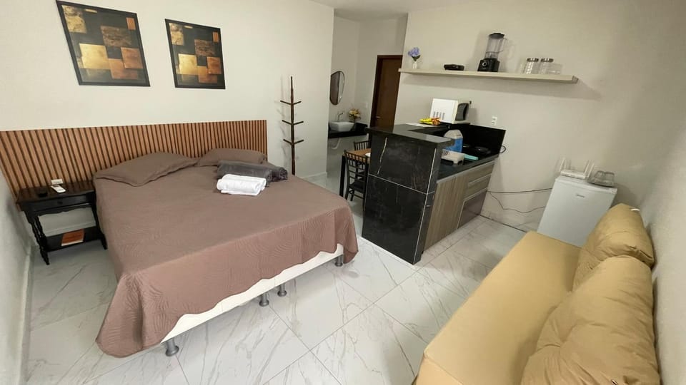 Bed, TV and multimedia, Photo of the whole room, Bedroom, minibar, towels