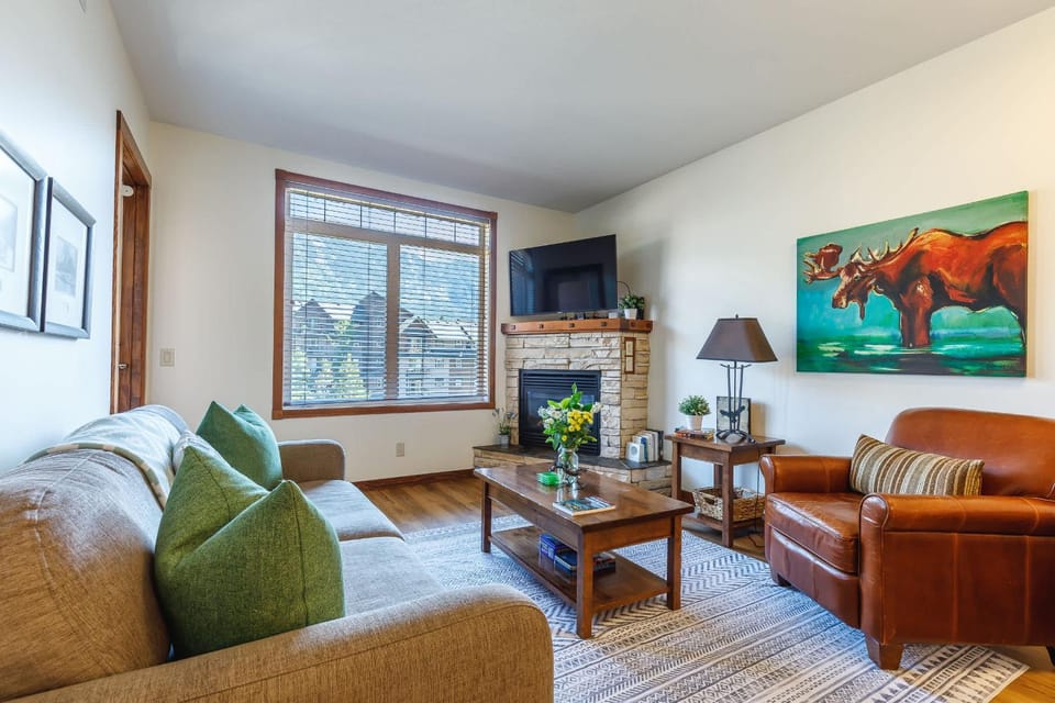 Mountain Paradise at Falcon Crest Lodge House in Canmore