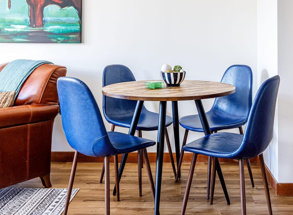 Seating area, Dining area